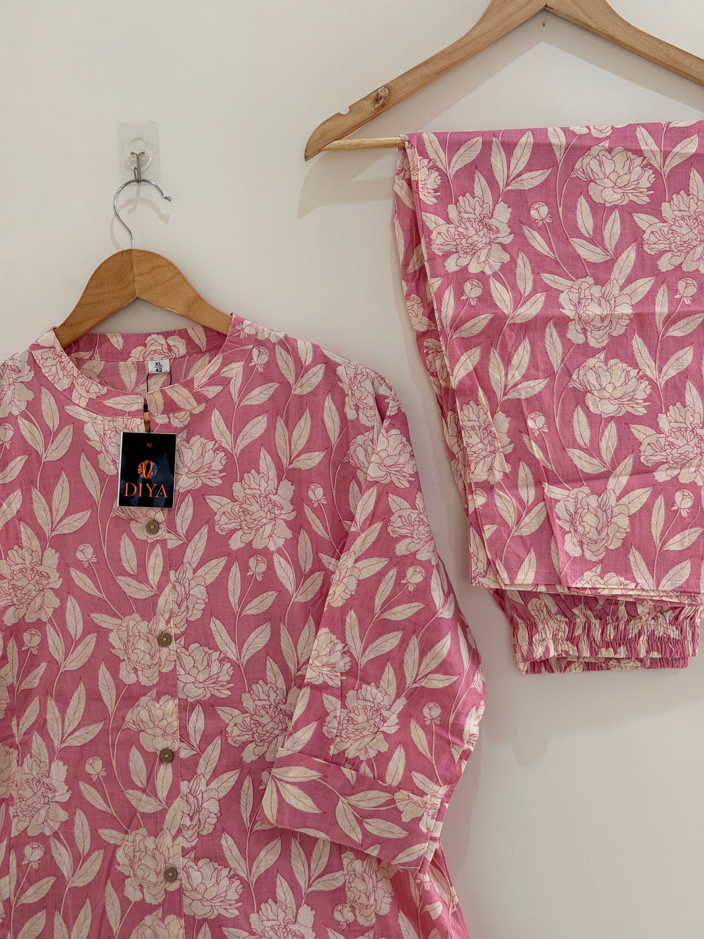 Soft Pink Floral Women’s Kurta Set (2-Piece)