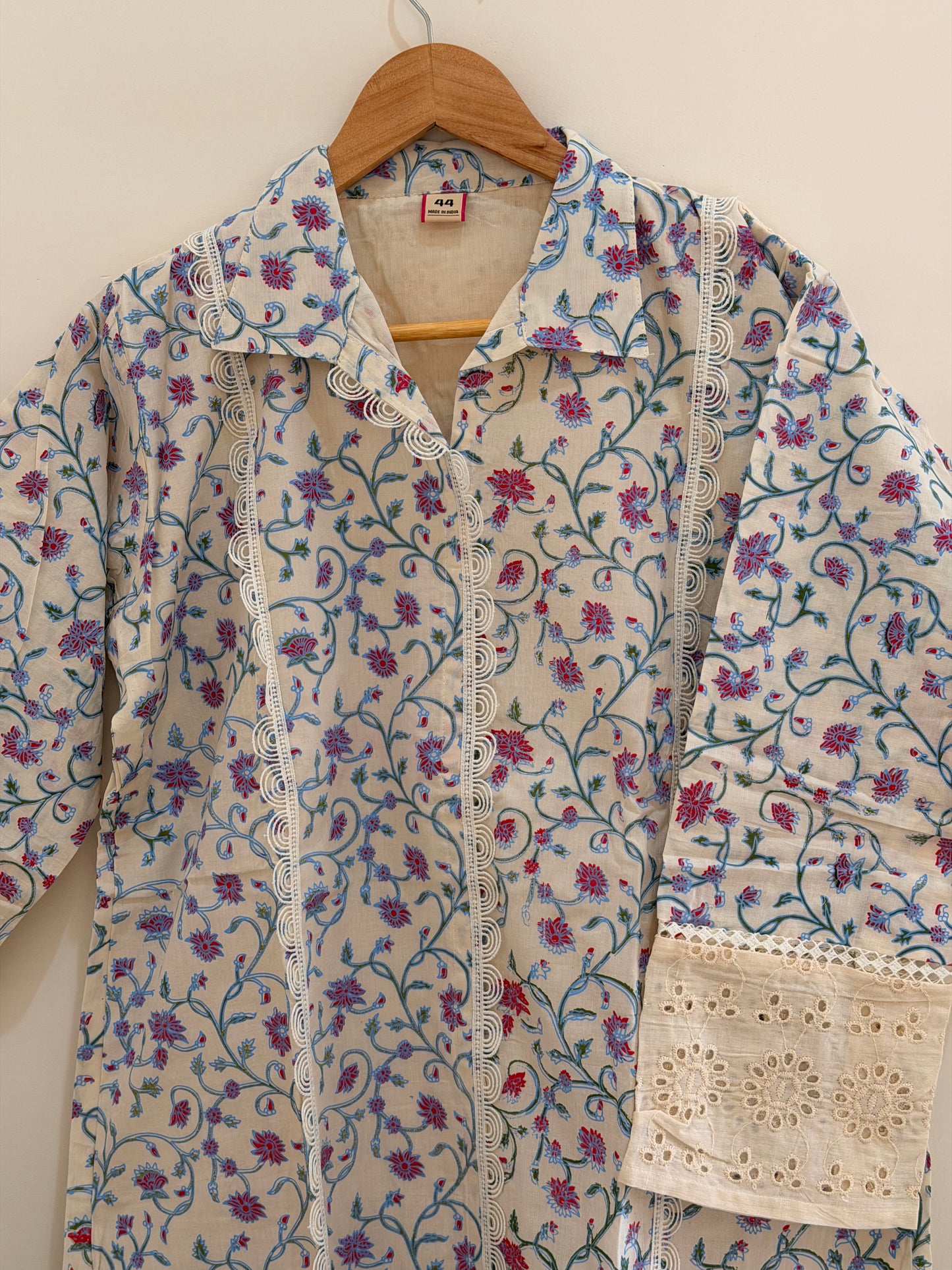 Elegant Off White - Blue Floral Printed Women’s Co-Ord Set (2-Piece)