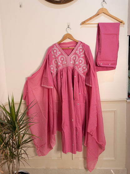 Elegant Rose Pink Embroidered Women’s Kurta Set (3-Piece)