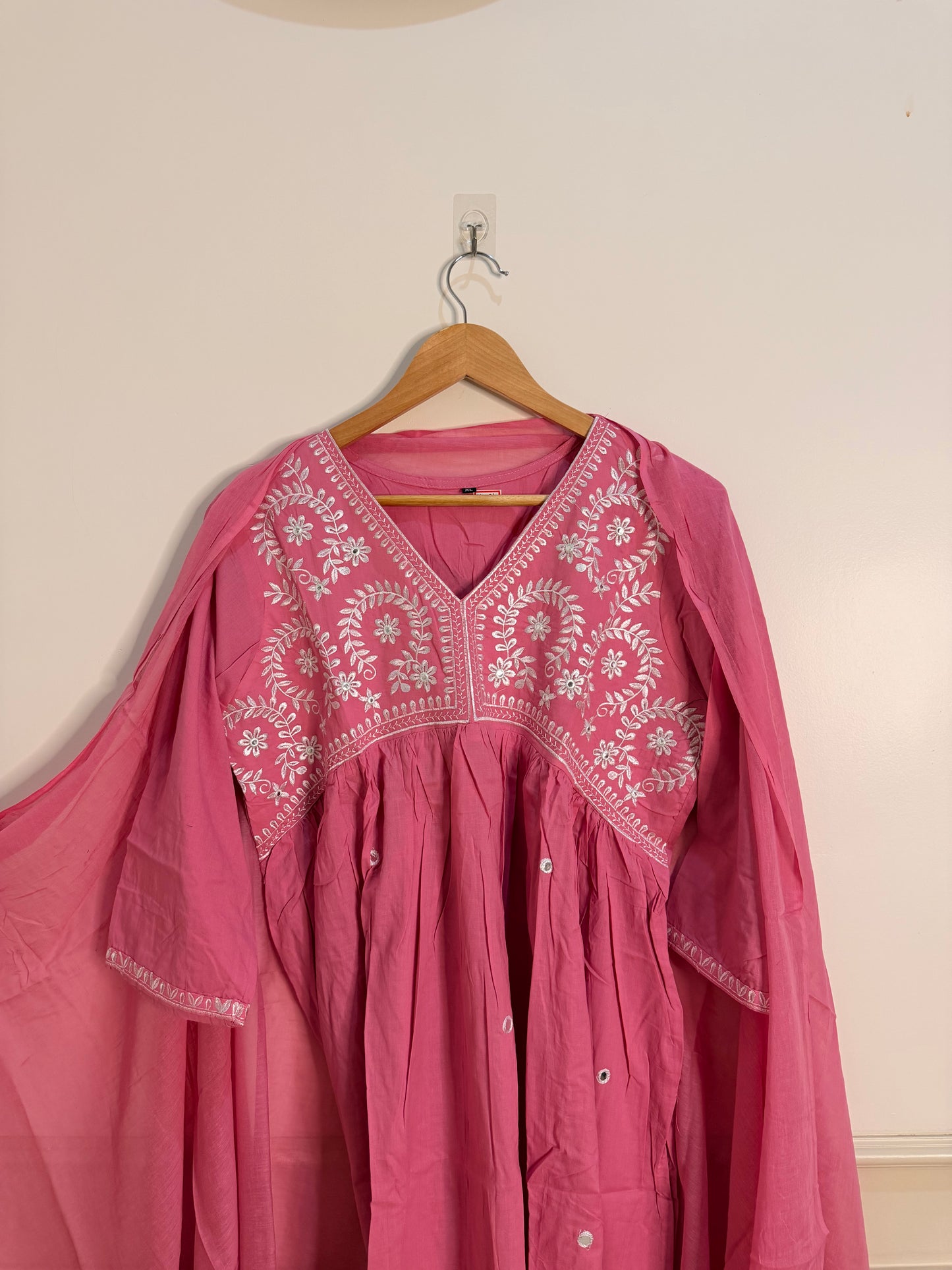 Elegant Rose Pink Embroidered Women’s Kurta Set (3-Piece)