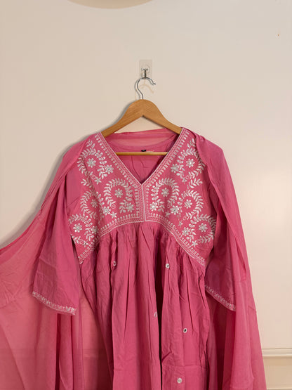 Elegant Rose Pink Embroidered Women’s Kurta Set (3-Piece)