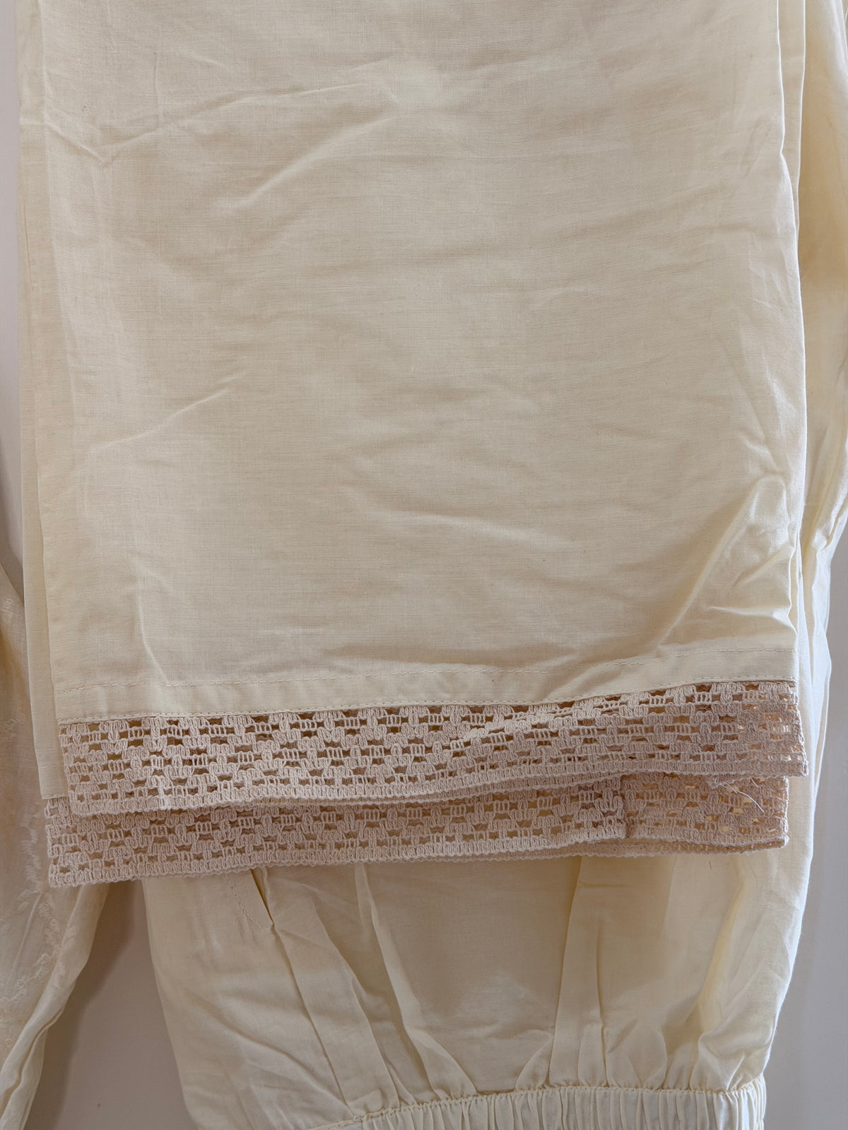Elegant Ivory Embroidered(Baby Pink) Women’s Kurta Set (2-Piece)
