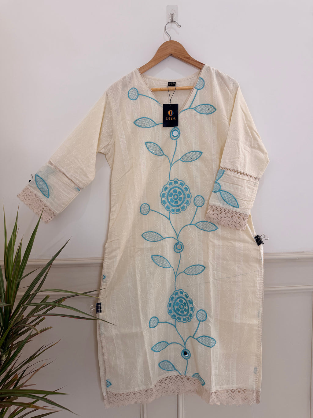 Elegant Off-White & Aqua Embroidered Women’s Kurta Set (2-Piece)