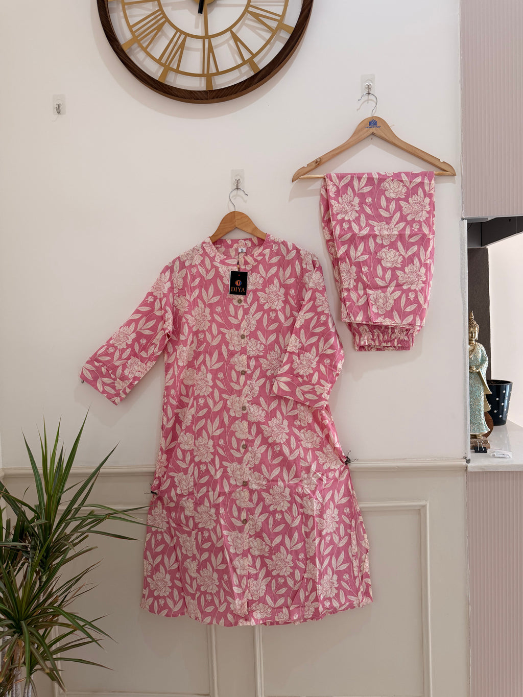 Soft Pink Floral Women’s Kurta Set (2-Piece)