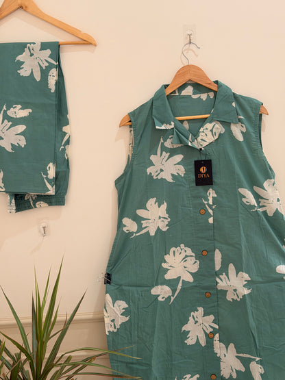 Sage Green Floral Sleeveless Kurta Set (2-Piece)