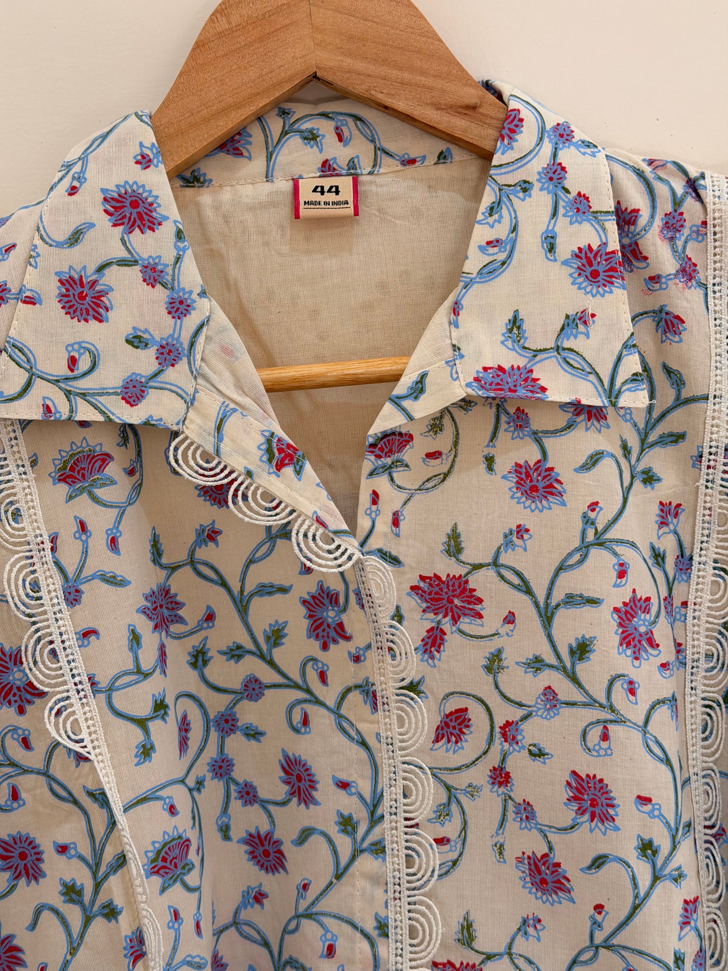 Elegant Off White  - Blue Floral Printed Women’s Co-Ord Set (2-Piece)