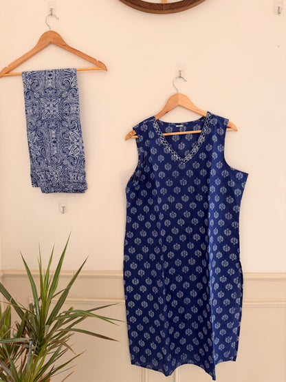 Indigo Printed Sleeveless Women’s Kurta Set (2-Piece)