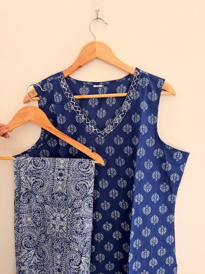 Indigo Printed Sleeveless Women’s Kurta Set (2-Piece)