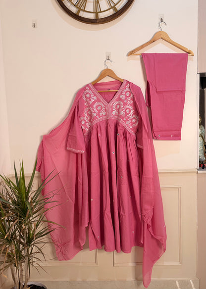 Elegant Rose Pink Embroidered Women’s Kurta Set (3-Piece)